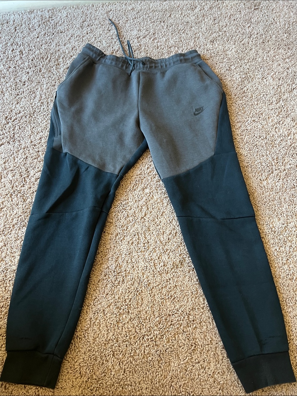Nike Tech Fleece Men's Two-Tone Black & Gray Jogger Pants Size L